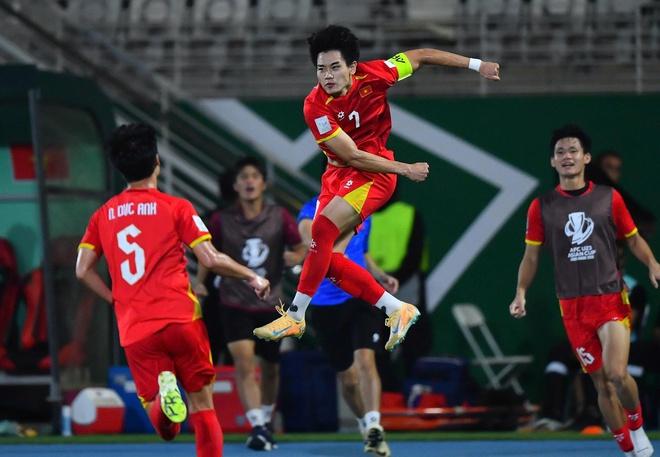 7 lần đoán sai hướng sút luân lưu của U.23 Việt Nam, thủ thành Hàn Quốc bị chỉ trích dữ dội- Ảnh 4. 7 lần đoán sai hướng sút luân lưu của U.23 Việt Nam, thủ thành Hàn Quốc bị chỉ trích dữ dội- Ảnh 4.