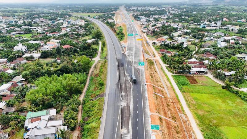 Cao tốc Quảng Ngãi - Hoài Nhơn đấu nối với Đà Nẵng - Quảng Ngãi tại đâu?- Ảnh 1.