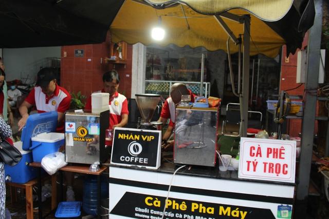 Điều đặc biệt về chuyến xe nghĩa tình ‘bao’ từ A đến Z - Ảnh 3.