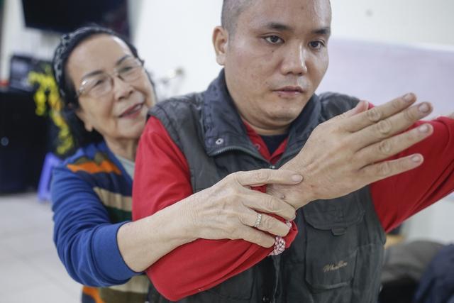 Hơn 30 mùa xuân ươm mầm hy vọng từ mẹ Phúc giữa lòng Hà Nội - Ảnh 2.
