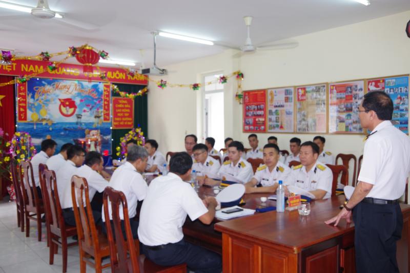 Đón tết nơi đầu sóng- Ảnh 1. Đón tết nơi đầu sóng- Ảnh 1.