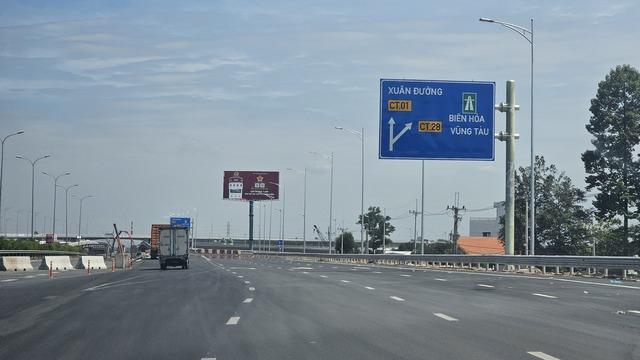 Nan giải thu phí khi thông xe tạm 35 km cao tốc Biên Hòa - Vũng Tàu- Ảnh 2. Nan giải thu phí khi thông xe tạm 35 km cao tốc Biên Hòa - Vũng Tàu- Ảnh 2.