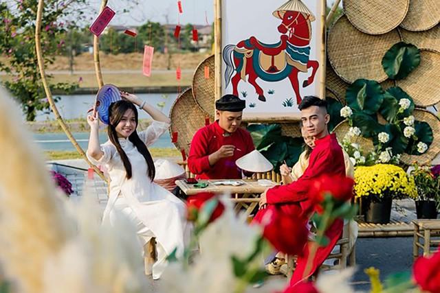 Sắc xuân tại Waterpoint: Hàng ngàn du khách say lòng trước đường hoa rạng rỡ- Ảnh 3. Sắc xuân tại Waterpoint: Hàng ngàn du khách say lòng trước đường hoa rạng rỡ- Ảnh 3.