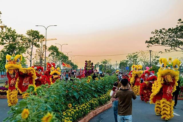 Sắc xuân tại Waterpoint: Hàng ngàn du khách say lòng trước đường hoa rạng rỡ- Ảnh 5. Sắc xuân tại Waterpoint: Hàng ngàn du khách say lòng trước đường hoa rạng rỡ- Ảnh 5.