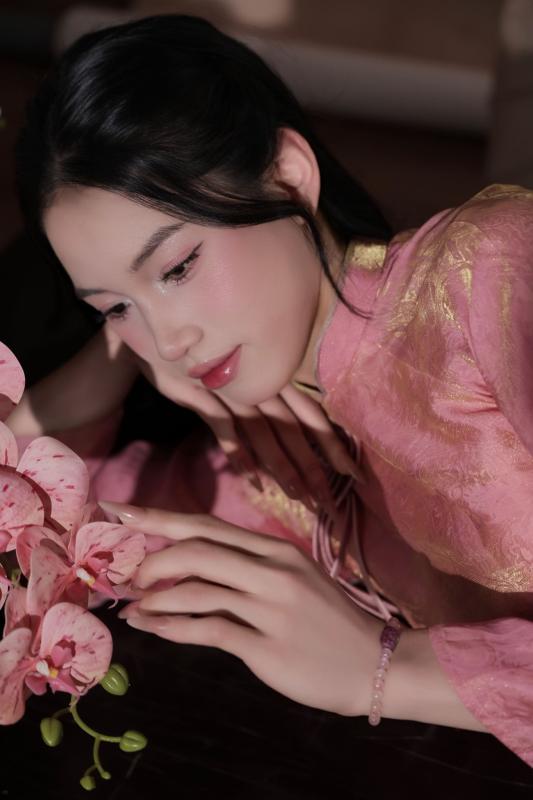Hậu trường: 'Nàng thơ' bóng chuyền Việt Nam khoe sắc xuân- Ảnh 2. Hậu trường: 'Nàng thơ' bóng chuyền Việt Nam khoe sắc xuân- Ảnh 2.
