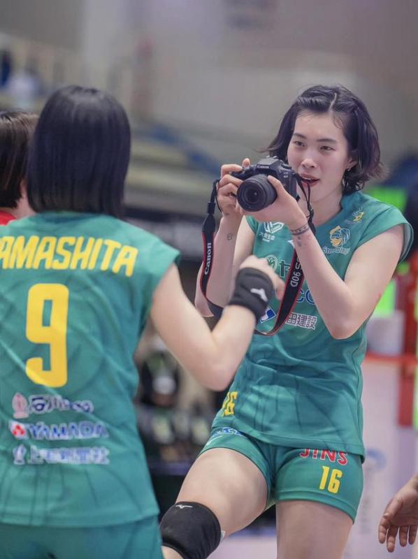 'Khủng long' Trần Thị Thanh Thúy đóng vai trò đặc biệt ở đội bóng chuyền Nhật Bản- Ảnh 1. 'Khủng long' Trần Thị Thanh Thúy đóng vai trò đặc biệt ở đội bóng chuyền Nhật Bản- Ảnh 1.