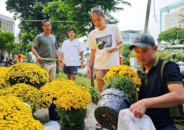Sức mua tăng mạnh những ngày cận tết- Ảnh 3. Sức mua tăng mạnh những ngày cận tết- Ảnh 3.