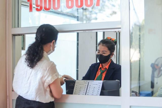 Xe Phương Trang trung chuyển miễn phí tại bệnh viện TP . HCM giúp bệnh nhân giảm nhọc nhằn - Ảnh 2. Xe Phương Trang trung chuyển miễn phí tại bệnh viện TP . HCM giúp bệnh nhân giảm nhọc nhằn - Ảnh 2.