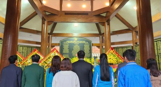 Khánh thành công trình nâng cấp Nhà bia tưởng niệm liệt sĩ Thanh niên xung phong - Ảnh 2.