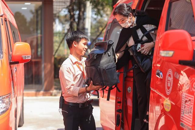 Xe Phương Trang trung chuyển miễn phí tại bệnh viện TP . HCM giúp bệnh nhân giảm nhọc nhằn - Ảnh 1. Xe Phương Trang trung chuyển miễn phí tại bệnh viện TP . HCM giúp bệnh nhân giảm nhọc nhằn - Ảnh 1.