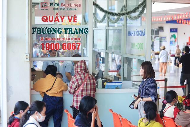 Xe Phương Trang trung chuyển miễn phí tại bệnh viện TP . HCM giúp bệnh nhân giảm nhọc nhằn - Ảnh 4. Xe Phương Trang trung chuyển miễn phí tại bệnh viện TP . HCM giúp bệnh nhân giảm nhọc nhằn - Ảnh 4.