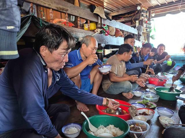 Về nhà cho kịp tết: Đi biển những ngày cuối năm- Ảnh 1. Về nhà cho kịp tết: Đi biển những ngày cuối năm- Ảnh 1.