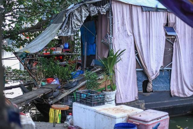 Xóm chợ nổi miền Tây ở TP.HCM với tết 'lạ': 'Lo tết thiên hạ trước, mình sau'- Ảnh 7. Xóm chợ nổi miền Tây ở TP.HCM với tết 'lạ': 'Lo tết thiên hạ trước, mình sau'- Ảnh 7.