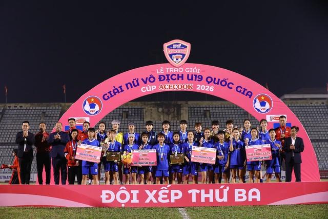 Phong Phú Hà Nam vô địch U.19 nữ quốc gia, đội TP.HCM bị ngược dòng trận cuối- Ảnh 6. Phong Phú Hà Nam vô địch U.19 nữ quốc gia, đội TP.HCM bị ngược dòng trận cuối- Ảnh 6.