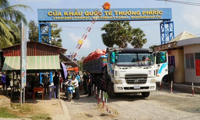 Hỏa tốc tháo gỡ ùn tắc hàng nhập khẩu ở cảng- Ảnh 1. Hỏa tốc tháo gỡ ùn tắc hàng nhập khẩu ở cảng- Ảnh 1.