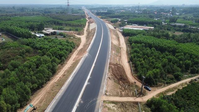 Nan giải thu phí khi thông xe tạm 35 km cao tốc Biên Hòa - Vũng Tàu- Ảnh 4. Nan giải thu phí khi thông xe tạm 35 km cao tốc Biên Hòa - Vũng Tàu- Ảnh 4.