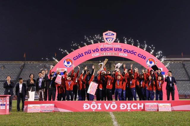 Phong Phú Hà Nam vô địch U.19 nữ quốc gia, đội TP.HCM bị ngược dòng trận cuối- Ảnh 8. Phong Phú Hà Nam vô địch U.19 nữ quốc gia, đội TP.HCM bị ngược dòng trận cuối- Ảnh 8.