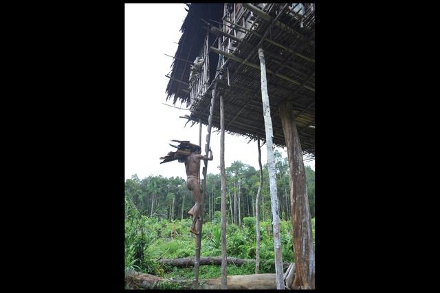 Trong cõi không ở nơi tận cùng thế giới - Ảnh 1.