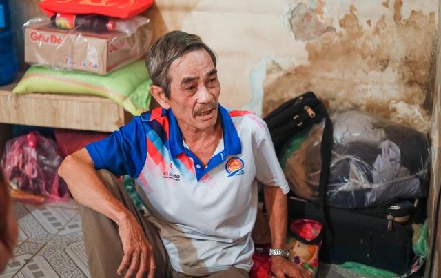 'Xóm vé số xứ Nẫu' ở TP.HCM: Tằn tiện cả năm, tết không đủ tiền về quê- Ảnh 1. 'Xóm vé số xứ Nẫu' ở TP.HCM: Tằn tiện cả năm, tết không đủ tiền về quê- Ảnh 1.