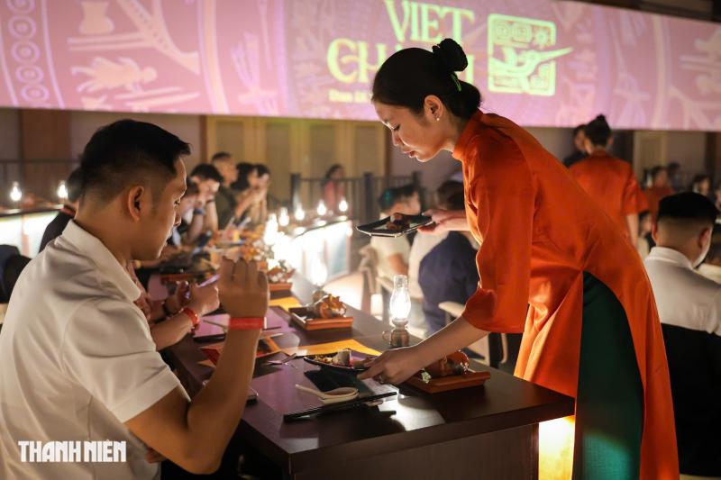Show ẩm thực gần 2 triệu đồng ở Dinh Độc Lập đặc biệt mức nào?- Ảnh 10. Show ẩm thực gần 2 triệu đồng ở Dinh Độc Lập đặc biệt mức nào?- Ảnh 10.