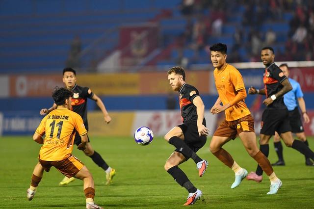 HAGL khiến V-League ngỡ ngàng: 'Bó đũa' khó bẻ, thăng hoa tột độ nhờ...- Ảnh 2. HAGL khiến V-League ngỡ ngàng: 'Bó đũa' khó bẻ, thăng hoa tột độ nhờ...- Ảnh 2.