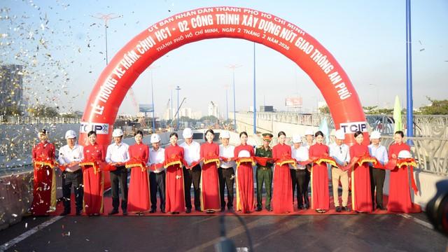 Thông xe hầm chui lớn nhất nút giao An Phú, giảm 80% kẹt xe khu Đông TP.HCM- Ảnh 1. Thông xe hầm chui lớn nhất nút giao An Phú, giảm 80% kẹt xe khu Đông TP.HCM- Ảnh 1.