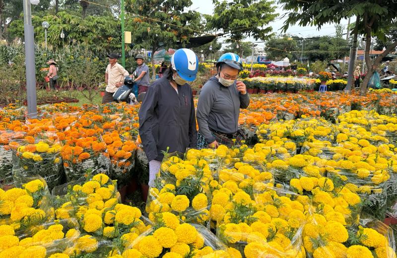 Hot trend ăn hoa tết 2026: Món ngon triệu view gây tranh cãi về sức khỏe - Ảnh 2. Hot trend ăn hoa tết 2026: Món ngon triệu view gây tranh cãi về sức khỏe - Ảnh 2.