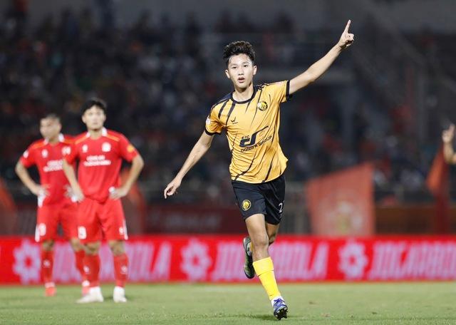 Người lập cú đúp siêu phẩm giúp CLB Thanh Hóa thắng sốc tại V-League, là ai?- Ảnh 1. Người lập cú đúp siêu phẩm giúp CLB Thanh Hóa thắng sốc tại V-League, là ai?- Ảnh 1.