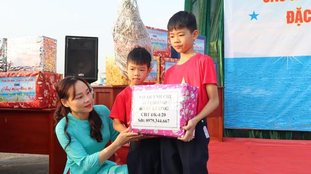 Mang xuân đến các DK1: Hậu phương của lính nhà giàn- Ảnh 5.