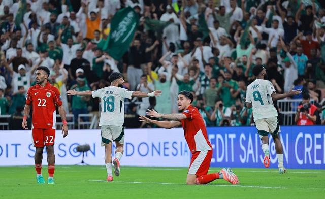 Sếp lớn bóng đá Indonesia bị FIFA phạt cực nặng vì hành hung trọng tài Trung Quốc: Cấm 20 trận…- Ảnh 1.