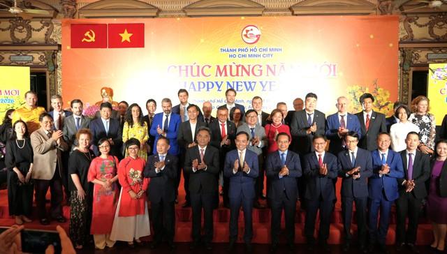 Bí thư và Chủ tịch TP.HCM gặp gỡ cơ quan đại diện nước ngoài- Ảnh 4. Bí thư và Chủ tịch TP.HCM gặp gỡ cơ quan đại diện nước ngoài- Ảnh 4.