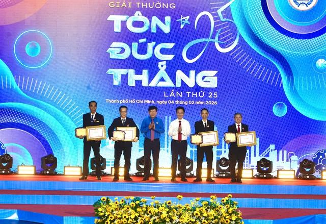 Chỉ có 1 nữ kỹ sư trong 11 lao động đạt giải thưởng Tôn Đức Thắng- Ảnh 2. Chỉ có 1 nữ kỹ sư trong 11 lao động đạt giải thưởng Tôn Đức Thắng- Ảnh 2.