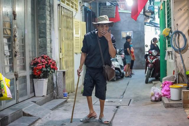 'Xóm vé số xứ Nẫu' ở TP.HCM: Tằn tiện cả năm, tết không đủ tiền về quê- Ảnh 8. 'Xóm vé số xứ Nẫu' ở TP.HCM: Tằn tiện cả năm, tết không đủ tiền về quê- Ảnh 8.