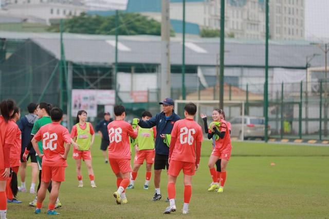 Đội tuyển nữ Việt Nam đấu Trung Quốc đương kim vô địch châu Á: Mở đường đến World Cup- Ảnh 1. Đội tuyển nữ Việt Nam đấu Trung Quốc đương kim vô địch châu Á: Mở đường đến World Cup- Ảnh 1.