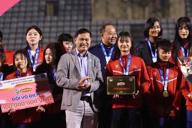 Phong Phú Hà Nam vô địch U.19 nữ quốc gia, đội TP.HCM bị ngược dòng trận cuối- Ảnh 7. Phong Phú Hà Nam vô địch U.19 nữ quốc gia, đội TP.HCM bị ngược dòng trận cuối- Ảnh 7.