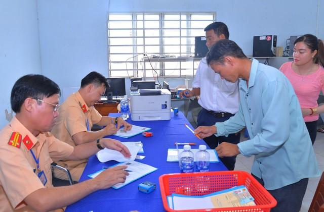Cà Mau tổ chức 12 kỳ sát hạch lái xe trong tháng 3 - Ảnh 1.