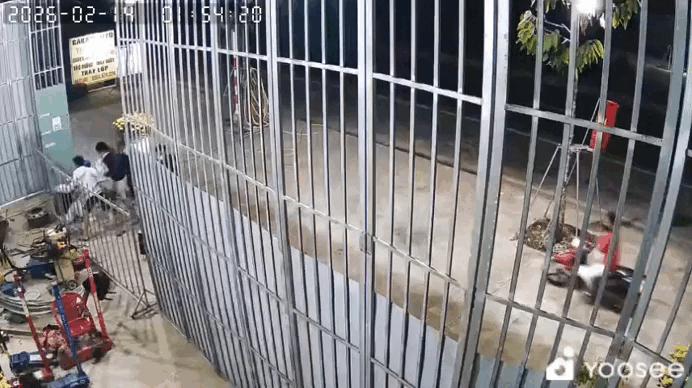 Công an TP.HCM bắt 8 đối tượng chém, cướp tài sản của người về quê ăn tết - Ảnh 2.