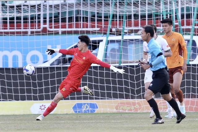 Cạnh tranh siêu quyết liệt vị trí thủ môn đội tuyển Việt Nam: Quá nhiều người giỏi
- Ảnh 2. Cạnh tranh siêu quyết liệt vị trí thủ môn đội tuyển Việt Nam: Quá nhiều người giỏi
- Ảnh 2.