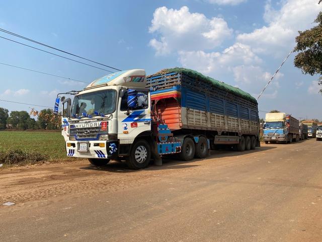 Nỗ lực giải quyết ùn tắc hàng hóa ở cửa khẩu- Ảnh 1. Nỗ lực giải quyết ùn tắc hàng hóa ở cửa khẩu- Ảnh 1.