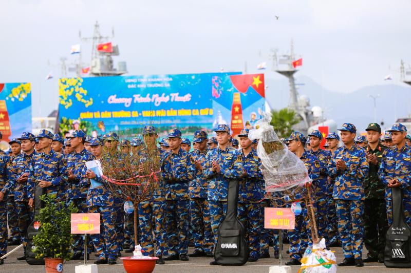 Tết ở Trường Sa - Kỳ 2: Đốm lửa Cam Ranh- Ảnh 1. Tết ở Trường Sa - Kỳ 2: Đốm lửa Cam Ranh- Ảnh 1.