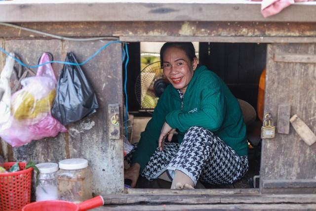 Xóm chợ nổi miền Tây ở TP.HCM với tết 'lạ': 'Lo tết thiên hạ trước, mình sau'- Ảnh 1. Xóm chợ nổi miền Tây ở TP.HCM với tết 'lạ': 'Lo tết thiên hạ trước, mình sau'- Ảnh 1.