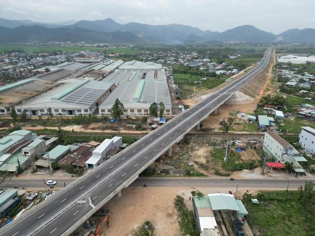 Cao tốc qua phía đông Gia Lai tiếp tục trễ hẹn thông xe dịp Tết- Ảnh 1. Cao tốc qua phía đông Gia Lai tiếp tục trễ hẹn thông xe dịp Tết- Ảnh 1.