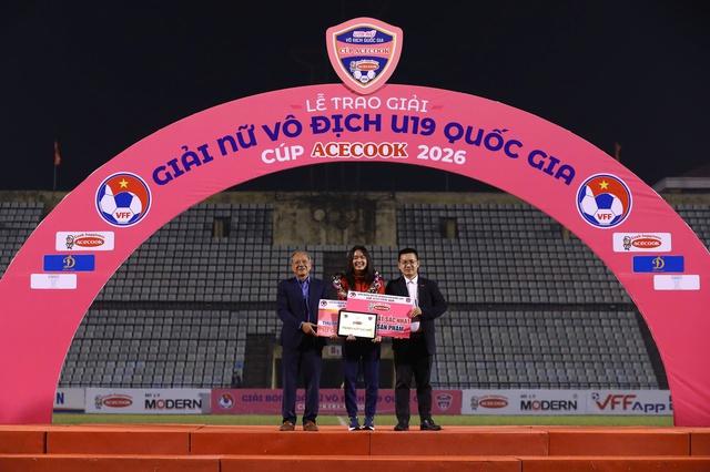 Phong Phú Hà Nam vô địch U.19 nữ quốc gia, đội TP.HCM bị ngược dòng trận cuối- Ảnh 4. Phong Phú Hà Nam vô địch U.19 nữ quốc gia, đội TP.HCM bị ngược dòng trận cuối- Ảnh 4.