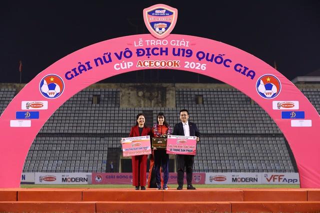 Phong Phú Hà Nam vô địch U.19 nữ quốc gia, đội TP.HCM bị ngược dòng trận cuối- Ảnh 5. Phong Phú Hà Nam vô địch U.19 nữ quốc gia, đội TP.HCM bị ngược dòng trận cuối- Ảnh 5.