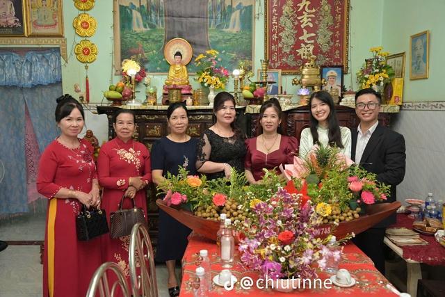 Đám cưới “đậm chất miền Tây”: cổng lá dừa, quà cưới 1 tấn trái ngọt vườn nhà - Ảnh 2.