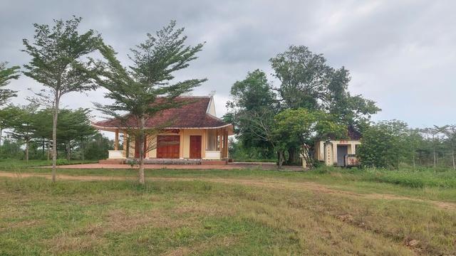 Thăm làng rượu Bàu Đá trước nỗi lo tắt lửa - Ảnh 2.