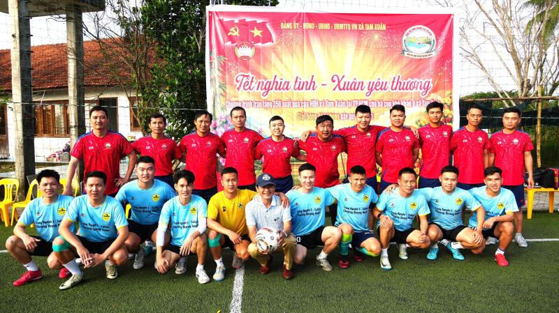 Tết nghĩa tình, xuân yêu thương trên khắp nẻo đường- Ảnh 3. Tết nghĩa tình, xuân yêu thương trên khắp nẻo đường- Ảnh 3.