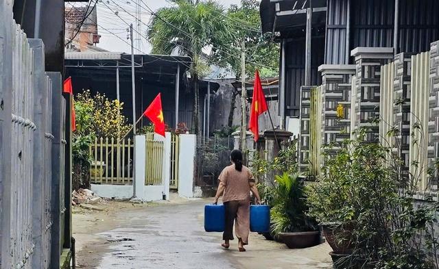 Cả xóm ở Quảng Ngãi 'đi hội' xin nước sạch ngày 29 tết, một điều rất lạ- Ảnh 5. Cả xóm ở Quảng Ngãi 'đi hội' xin nước sạch ngày 29 tết, một điều rất lạ- Ảnh 5.