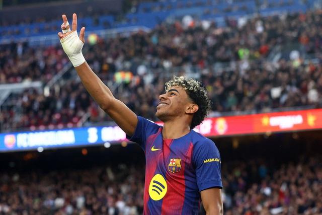 Yamal ghi hat-trick đầu tiên cho Barca, tiết lộ tình trạng bản thân: 'Tôi không khỏe...'- Ảnh 1.