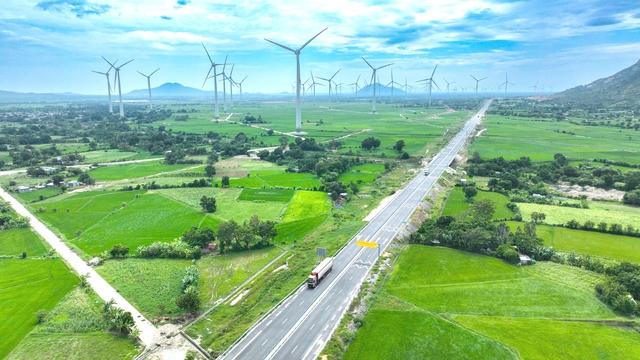 Đất nước qua những cung đường- Ảnh 1. Đất nước qua những cung đường- Ảnh 1.